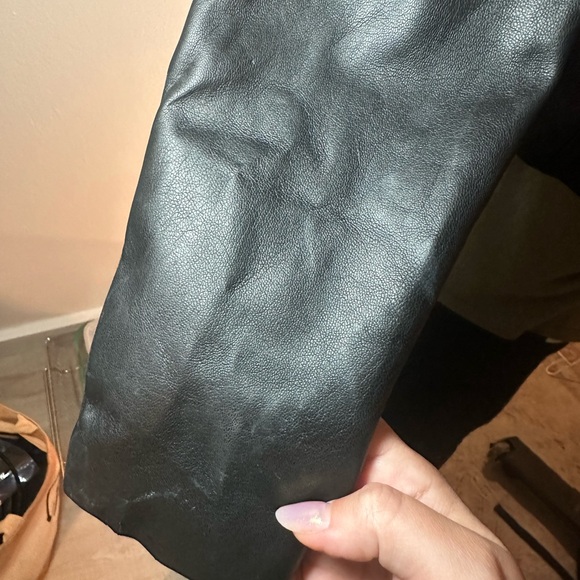 Cropped faux leather jacket - Picture 4 of 9